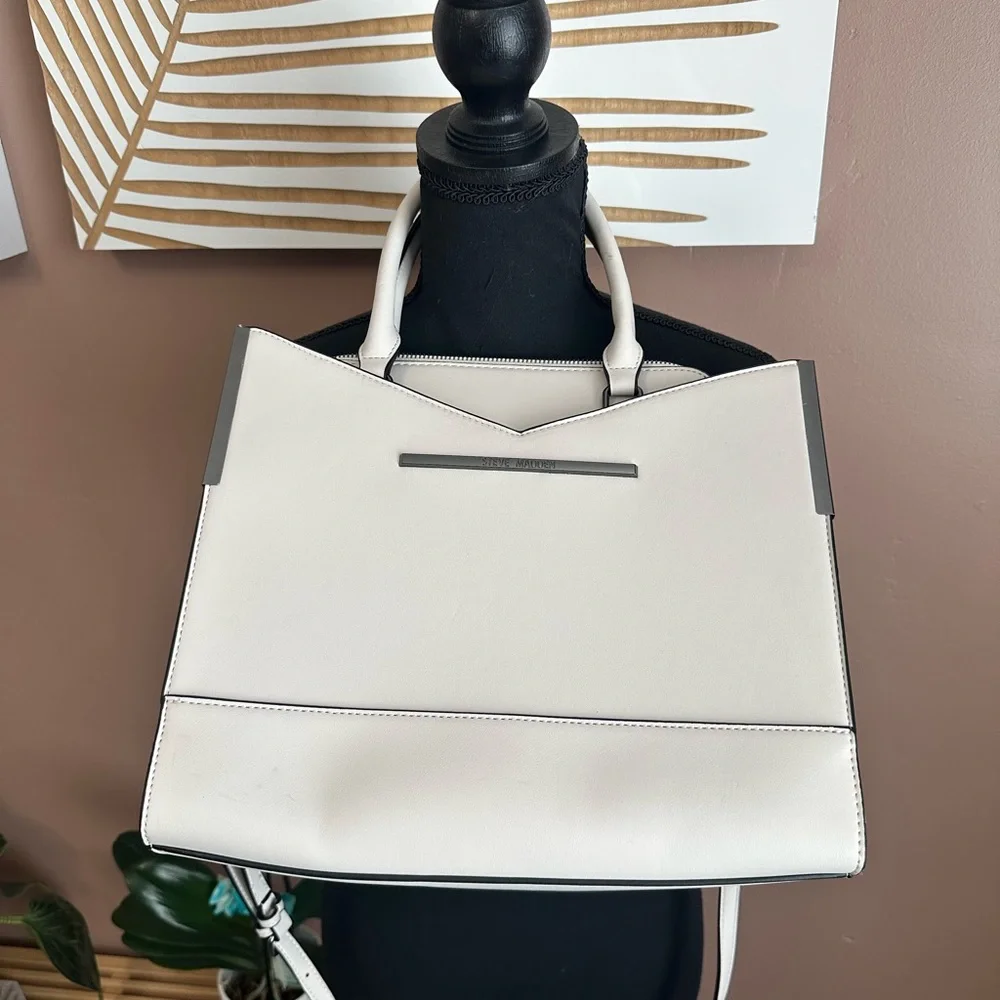 NWOT Steve Madden elegant handbag